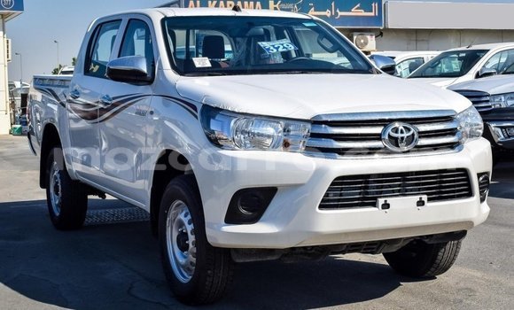 Comprar Importar Toyota Hilux Branco Carro em Import - Dubai em Cabo Delgado Comprar Importar Toyota Hilux Branco Carro em Import - Dubai em Cabo Delgado