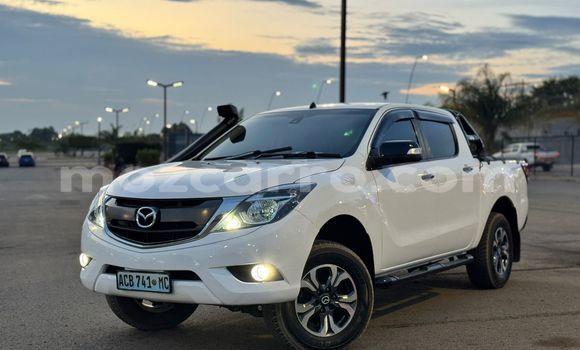 Comprar Usado Mazda BT-50 Branco Carro em Maputo em Maputo Comprar Usado Mazda BT-50 Branco Carro em Maputo em Maputo