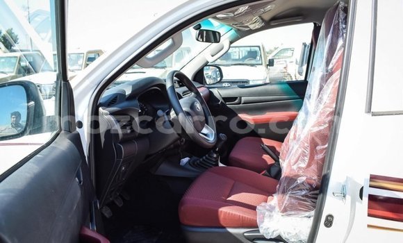 Comprar Importar Toyota Hilux Branco Carro em Import - Dubai em Cabo Delgado Comprar Importar Toyota Hilux Branco Carro em Import - Dubai em Cabo Delgado