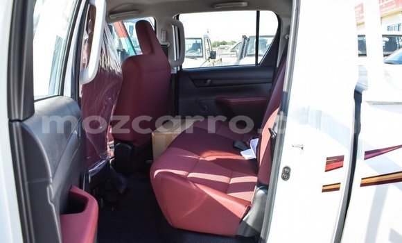 Comprar Importar Toyota Hilux Branco Carro em Import - Dubai em Cabo Delgado Comprar Importar Toyota Hilux Branco Carro em Import - Dubai em Cabo Delgado