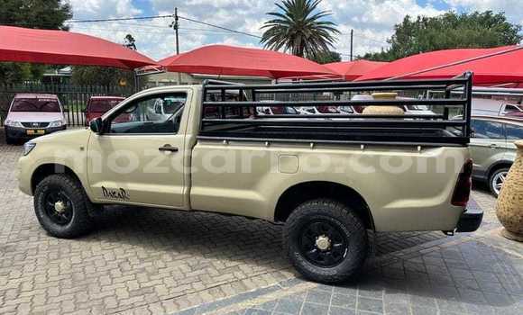 Comprar Usado Toyota Hilux Castanho Carro em Beira em Sofala Comprar Usado Toyota Hilux Castanho Carro em Beira em Sofala