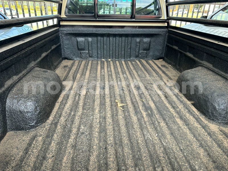 Big with watermark toyota hilux sofala beira 42916