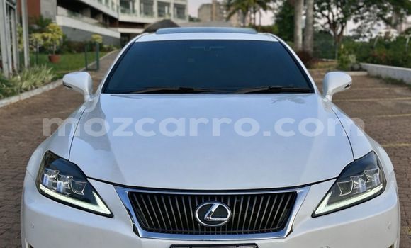 Buy Used Lexus IS White Car in Maputo in Maputo