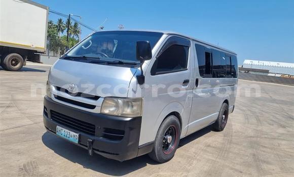 Comprar Usado Toyota Hiace Prata Carro em Maputo em Maputo