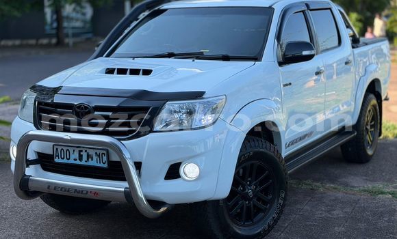 Comprar Usado Toyota Hilux Branco Carro em Maputo em Maputo