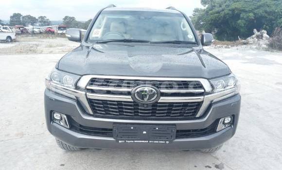 Comprar Usado Toyota Land Cruiser Bege Carro em Maputo em Maputo