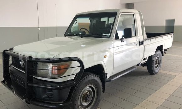 Nunua Ilio tumika Toyota Land Cruiser Nyeupe Gari ndani ya Maputo nchini Maputo Nunua Ilio tumika Toyota Land Cruiser Nyeupe Gari ndani ya Maputo nchini Maputo