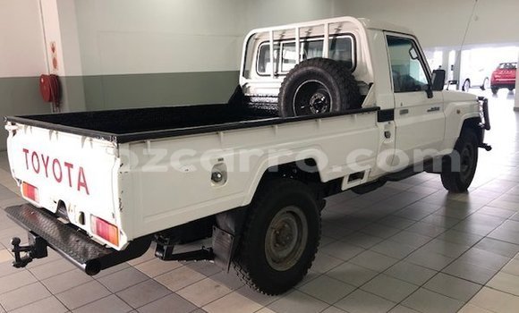 Nunua Ilio tumika Toyota Land Cruiser Nyeupe Gari ndani ya Maputo nchini Maputo Nunua Ilio tumika Toyota Land Cruiser Nyeupe Gari ndani ya Maputo nchini Maputo