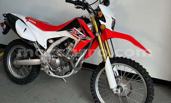 Comprar Usado Honda CRF Vermelho Moto em Beira em Sofala Comprar Usado Honda CRF Vermelho Moto em Beira em Sofala