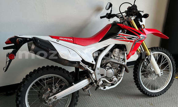 Comprar Usado Honda CRF Vermelho Moto em Beira em Sofala Comprar Usado Honda CRF Vermelho Moto em Beira em Sofala