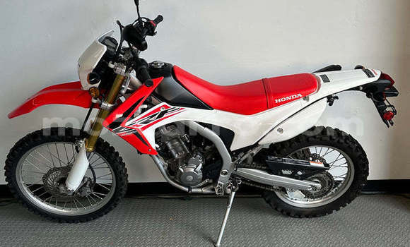 Comprar Usado Honda CRF Vermelho Moto em Beira em Sofala Comprar Usado Honda CRF Vermelho Moto em Beira em Sofala