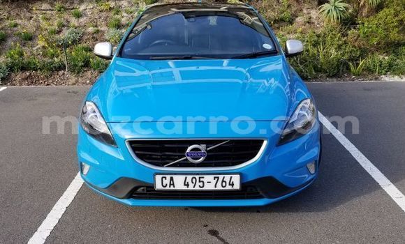Comprar Usado Volvo V40 Azul Carro em Maputo em Maputo