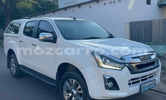 Buy Used Isuzu D-MAX White Car in Búzi in Sofala Buy Used Isuzu D-MAX White Car in Búzi in Sofala