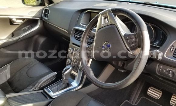 Buy Used Volvo V40 Blue Car in Maputo in Maputo Buy Used Volvo V40 Blue Car in Maputo in Maputo