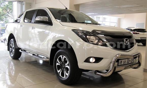 Comprar Usado Mazda BT-50 Branco Carro em Maputo em Maputo
