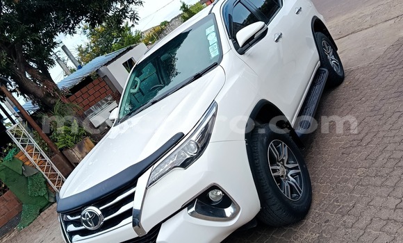 Comprar Usado Toyota Fortuner Branco Carro em Maputo em Maputo Comprar Usado Toyota Fortuner Branco Carro em Maputo em Maputo
