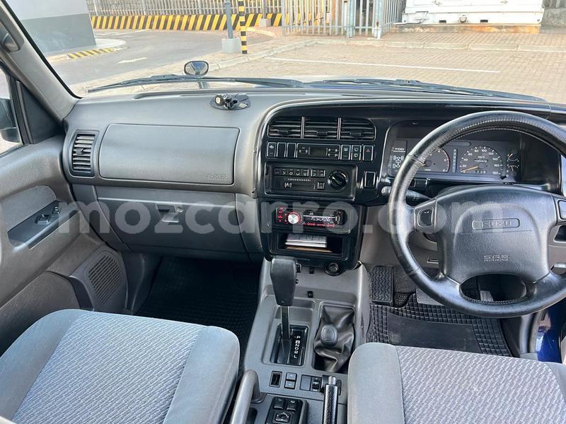 Big with watermark isuzu bighorn maputo maputo 43021