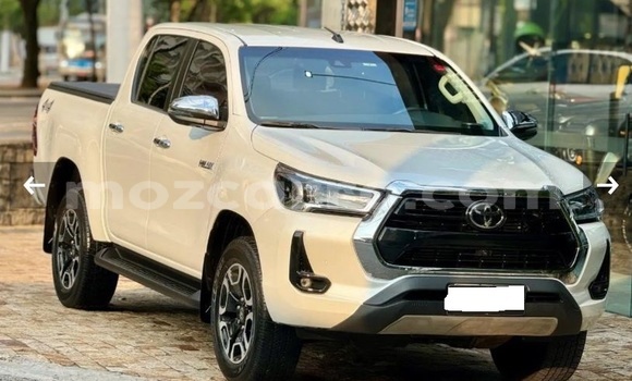 Comprar Usado Toyota Hilux Branco Carro em Maputo em Maputo