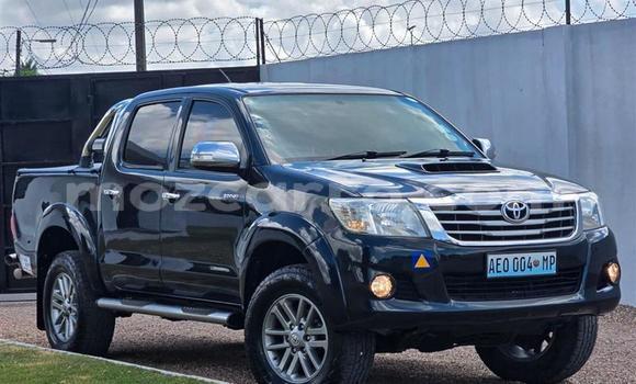 Comprar Usado Toyota Hilux Preto Carro em Maputo em Maputo