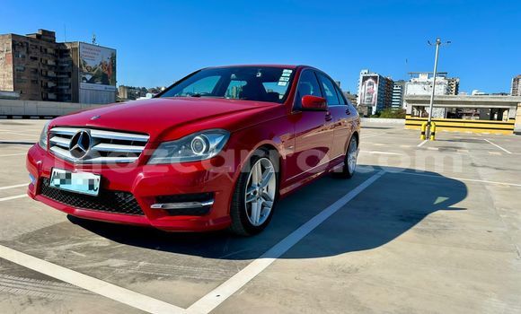 Comprar Usado Mercedes-Benz C-Classe Vermelho Carro em Maputo em Maputo