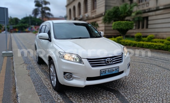 Comprar Usado Toyota Vanguard Branco Carro em Maputo em Maputo Comprar Usado Toyota Vanguard Branco Carro em Maputo em Maputo