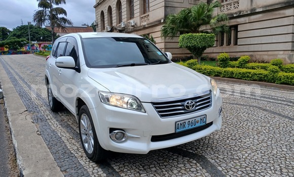 Comprar Usado Toyota Vanguard Branco Carro em Maputo em Maputo Comprar Usado Toyota Vanguard Branco Carro em Maputo em Maputo