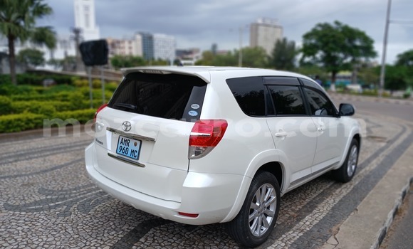 Comprar Usado Toyota Vanguard Branco Carro em Maputo em Maputo Comprar Usado Toyota Vanguard Branco Carro em Maputo em Maputo