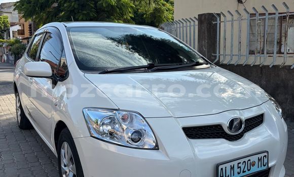 Comprar Usado Toyota Auris Branco Carro em Maputo em Maputo