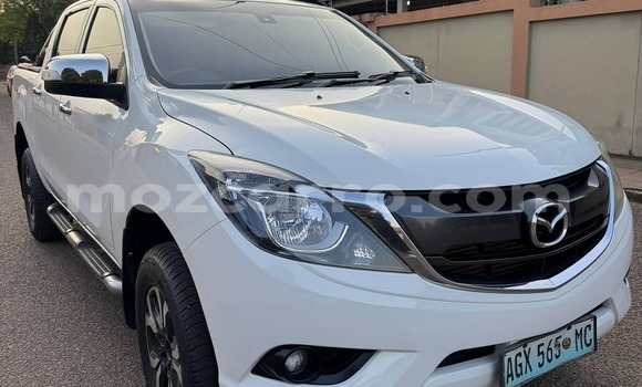 Nunua Ilio tumika Mazda BT-50 Nyeupe Gari ndani ya Maputo nchini Maputo