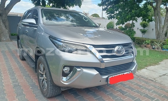 Comprar Usado Toyota Fortuner Castanho Carro em Maputo em Maputo Comprar Usado Toyota Fortuner Castanho Carro em Maputo em Maputo