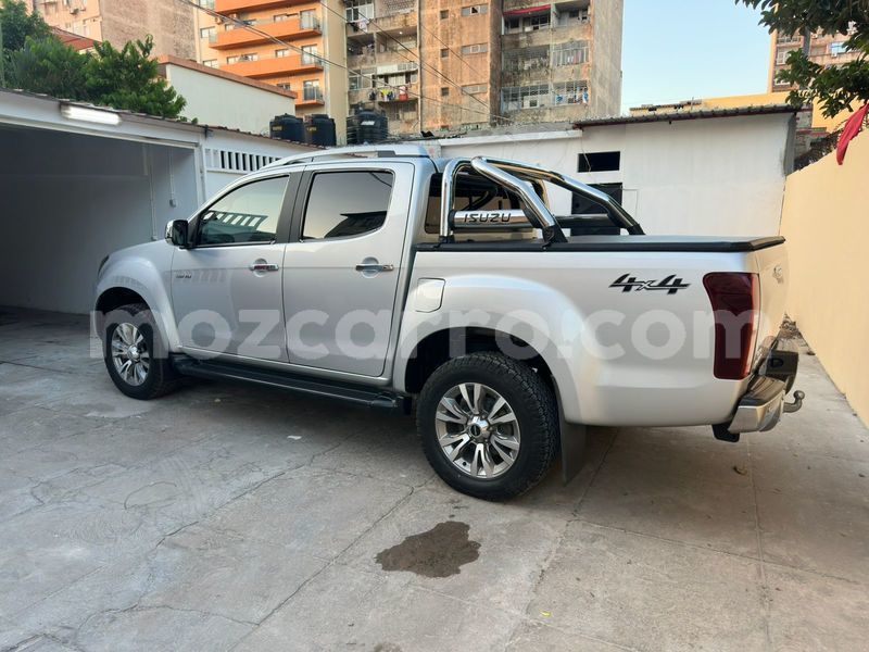 Big with watermark isuzu d max maputo maputo 43103