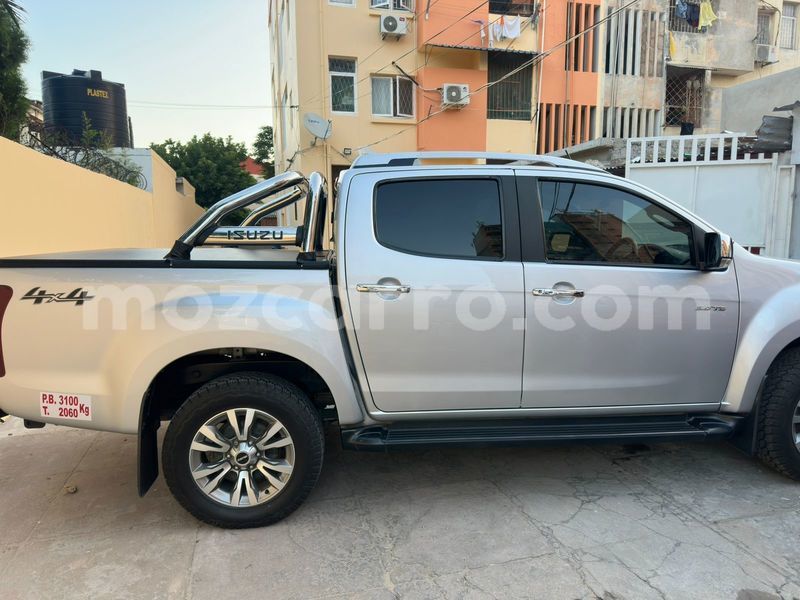 Big with watermark isuzu d max maputo maputo 43103