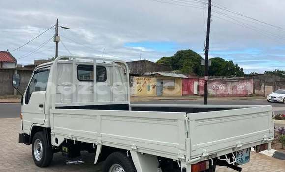 Comprar Usado Toyota Dyna Branco Carro em Búzi em Sofala Comprar Usado Toyota Dyna Branco Carro em Búzi em Sofala