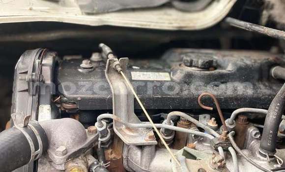 Comprar Usado Toyota Dyna Branco Carro em Búzi em Sofala Comprar Usado Toyota Dyna Branco Carro em Búzi em Sofala