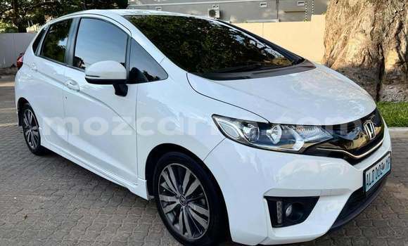 Comprar Usado Honda Fit Branco Carro em Balama em Cabo Delgado Comprar Usado Honda Fit Branco Carro em Balama em Cabo Delgado