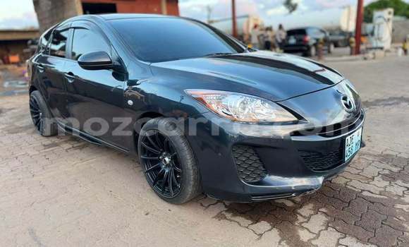 Comprar Usado Mazda Axela Preto Carro em Beira em Sofala