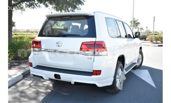 Buy Import Toyota Land Cruiser White Car in Import - Dubai in Cabo Delgado Buy Import Toyota Land Cruiser White Car in Import - Dubai in Cabo Delgado