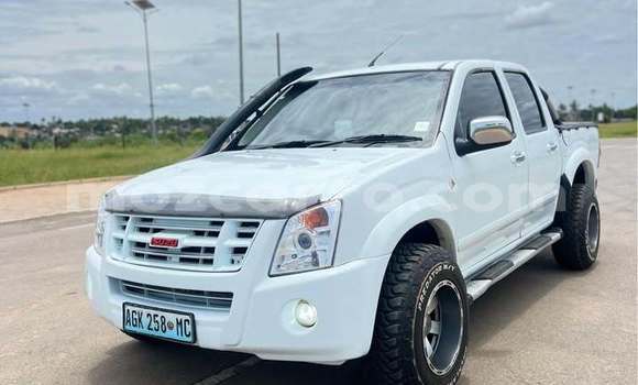 Comprar Usado Isuzu KB Branco Carro em Angoche em Nampula Comprar Usado Isuzu KB Branco Carro em Angoche em Nampula