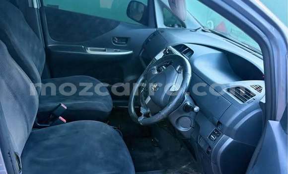Comprar Usado Toyota Ractis Azul Carro em Bela Vista em Maputo Comprar Usado Toyota Ractis Azul Carro em Bela Vista em Maputo