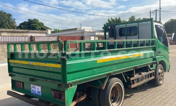 Comprar Usado Hino Ranger Other Caminhão em Búzi em Sofala Comprar Usado Hino Ranger Other Caminhão em Búzi em Sofala