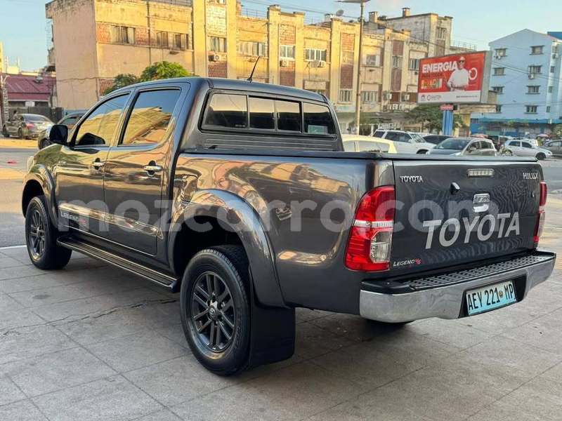 Big with watermark toyota hilux sofala caia 43150