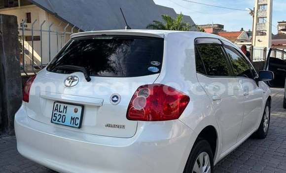 Comprar Usado Toyota Auris Branco Carro em Búzi em Sofala Comprar Usado Toyota Auris Branco Carro em Búzi em Sofala