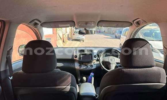 Comprar Usado Toyota Auris Branco Carro em Búzi em Sofala Comprar Usado Toyota Auris Branco Carro em Búzi em Sofala