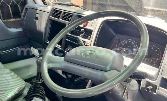 Comprar Usado Toyota Dyna Branco Carro em Balama em Cabo Delgado Comprar Usado Toyota Dyna Branco Carro em Balama em Cabo Delgado
