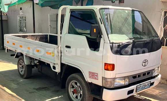 Comprar Usado Toyota Dyna Branco Carro em Balama em Cabo Delgado Comprar Usado Toyota Dyna Branco Carro em Balama em Cabo Delgado