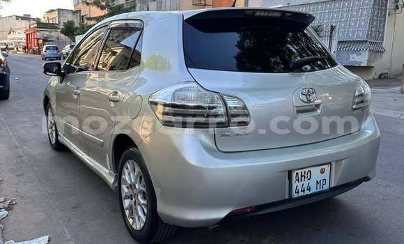Comprar Usado Toyota Blade Other Carro em Búzi em Sofala Comprar Usado Toyota Blade Other Carro em Búzi em Sofala