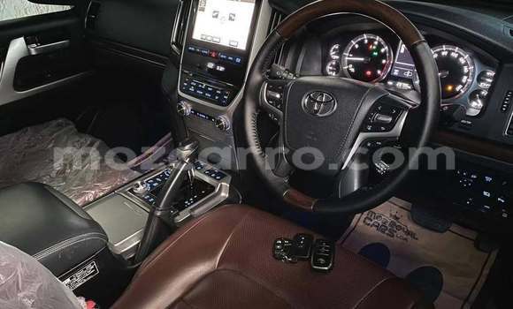 Comprar Usado Toyota Land Cruiser Other Carro em Búzi em Sofala Comprar Usado Toyota Land Cruiser Other Carro em Búzi em Sofala