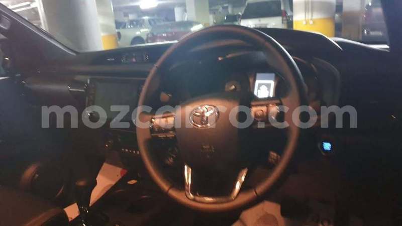 Big with watermark toyota hilux maputo boane 43179