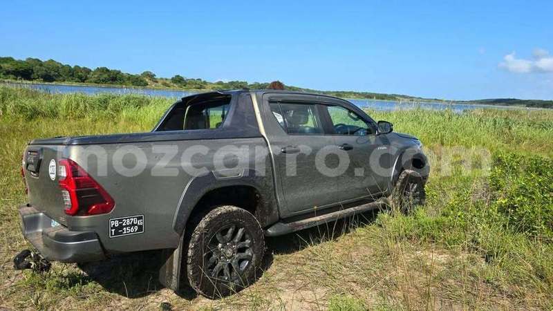 Big with watermark toyota hilux maputo boane 43179