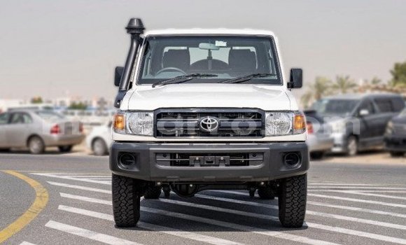 Comprar Usado Toyota Land Cruiser Branco Carro em Maputo em Maputo Comprar Usado Toyota Land Cruiser Branco Carro em Maputo em Maputo